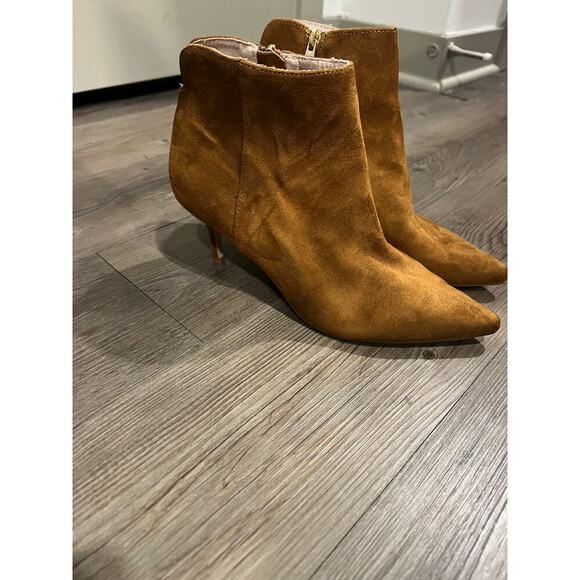 Charles David Suede Shoes - Picture 6 of 7